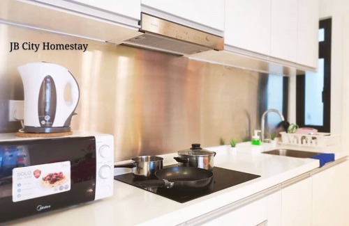 Medini Apartment | Legoland Medini (8pax) WIFI @ JB City Homestay