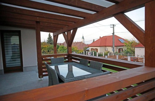 Szekszard House | Lehel Vendégház