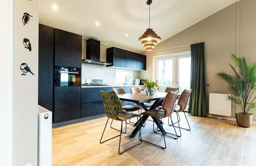 Berkhout Ski Chalet | ✓ Leijhoeve at Park Westerkogge ✓ Holiday home for 4 people ✓ Located in Berkhout (North Holland) ✓ Waterfront holiday resort ✓ Book directly at the resort