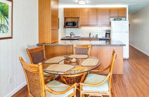Kihei Condo | Leinaala Oceanfront #301 Oceanfront Views! A/C, wifi, Pool, Great Rates!