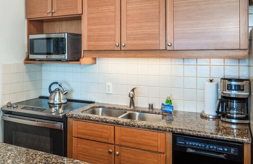 Kihei Condo | Leinaala Oceanfront #301 Oceanfront Views! A/C, wifi, Pool, Great Rates!