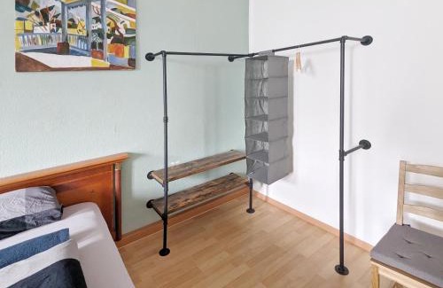 Zentrum-Sued Apartment | Leipzig Zentrum, Schnelles WLAN, TVs in allen 5 Zimmern, Self-Check-in, 5 Riesige Zimmer für große Gruppen, Aufzug