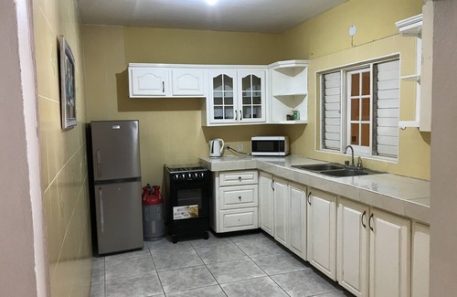 Tower Isle Apartment | Leisure Duplex At Csompo Silver Manor