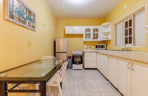 Tower Isle Apartment | Leisure Duplex At Csompo Silver Manor