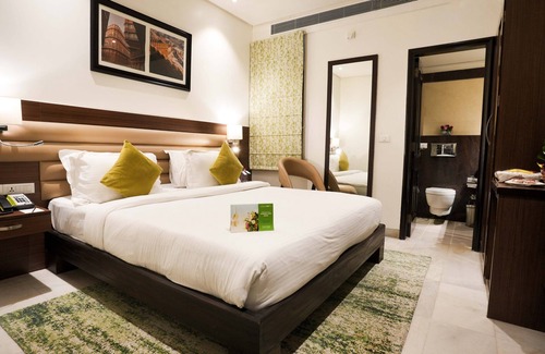 Panch Batti Hotel | Leisure Inn Grand Chanakya