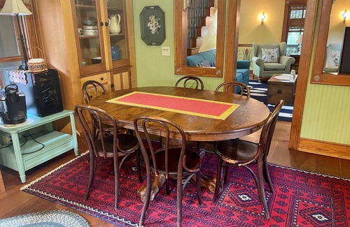Ocracoke House | Lela's: Located on historic Howard St. Large Porch.