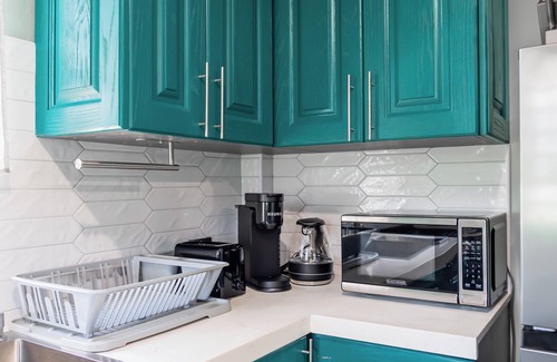 Dickenson Bay Apartment | LeLuxe Cedar Valley Suite An