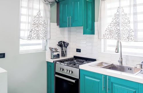 Dickenson Bay Apartment | LeLuxe Cedar Valley Suite An