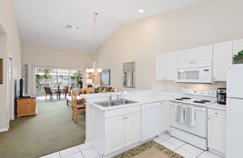 Naples Condo | Lely Greenlinks 2nd Floor - on Golf Course, Minutes from Beaches, Downtown!