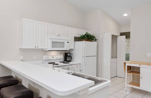 Naples Condo | Lely Greenlinks 2nd Floor - on Golf Course, Minutes from Beaches, Downtown!