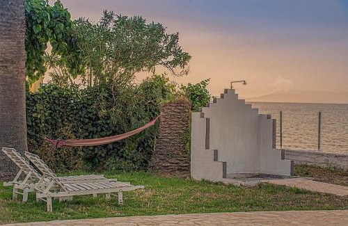 Kavos House | LeMaMi Seafront Bungalows