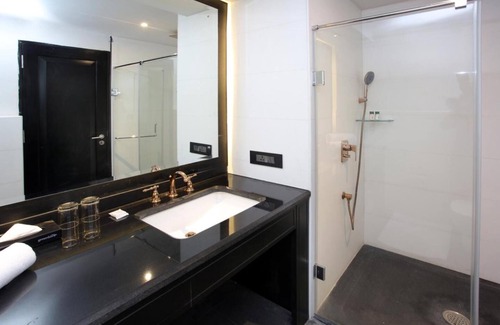 Bullawala Hotel | Lemarq