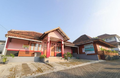 Parongpong House | Lembur Incu Syariah Villa & Resto