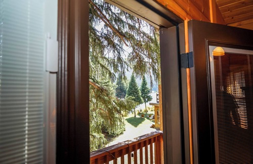 Grand Lake Cabin | Lemmon Lodge Riverfront Cabin #12 with Private Beach on Grand Lake!