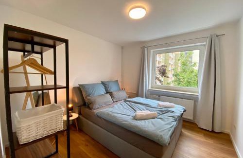 Western Ring Area Apartment | LEMON - 4 Per - Garage - 65 Zoll