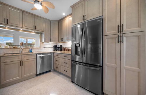 Point of Pines Apartment | Lemon Bay Canal Home – Pool Hot Tub & Boat Dock