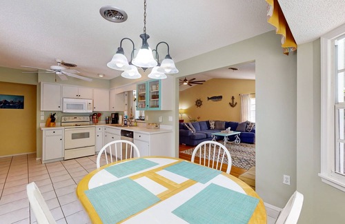 Englewood East House | Lemon Bay retreat with screened backyard pool - near Manasota Key beaches