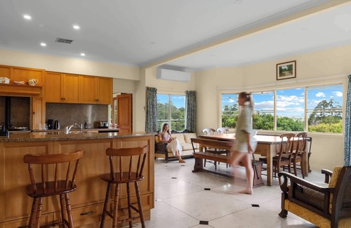 Montville House | Lemon Grove - Montville Manor with Lake & Mountain Views
