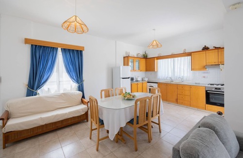Argaka Villa | Lemon Grove Villa Dio