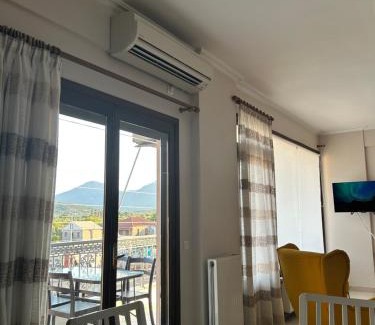 Meligalas Apartment | Lemon & Light