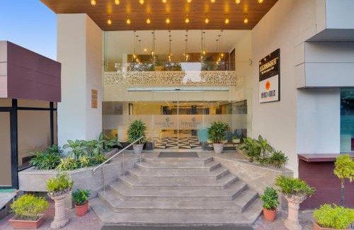 Jamshedpur Hotel | Lemon Tree Hotel, Centre Point, Jamshedpur