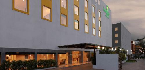 Manapakkam Hotel | Lemon Tree Hotel Shimona Chennai