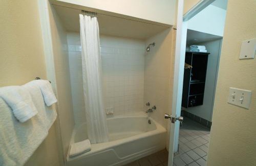 North State Hotel | Lemon Tree Inn