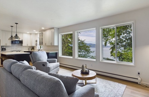 Juneau House | Lena Beach Oceanview Suite