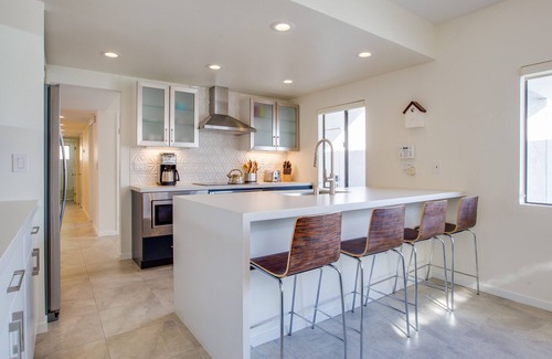 Palm Springs House | Lena's Hideaway - Super Swanky Mid Mod Home! Palm Springs Classic! -