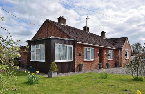 Moreton House | Lena's Lodge