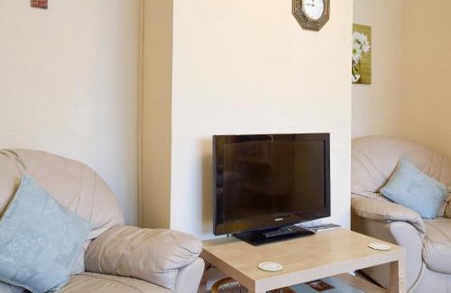 Moreton House | Lena's Lodge
