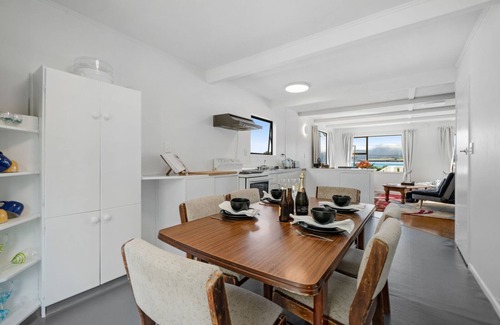 Palliser Bay House | Lendale Bach - Lake Ferry Holiday Home