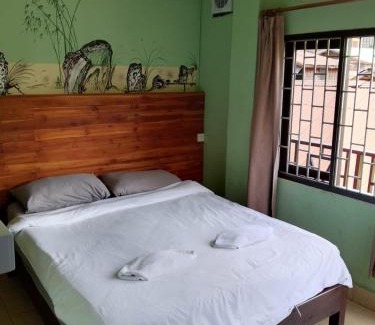 Vang Vieng Hotel | Leng Saysana Guesthouse