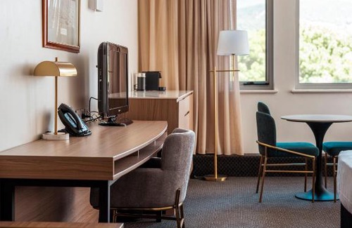 Battery Point Hotel | Lenna Of Hobart