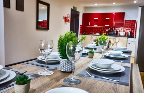 Liverpool Apartment | LENNON SUITE 4 BEDS S