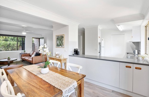 North Creek House | Lennox Belle - Freshly Renovated Townhouse with Wifi