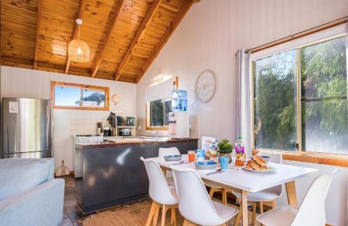 Guilderton House | Lens Lodge - Spacious beach Home