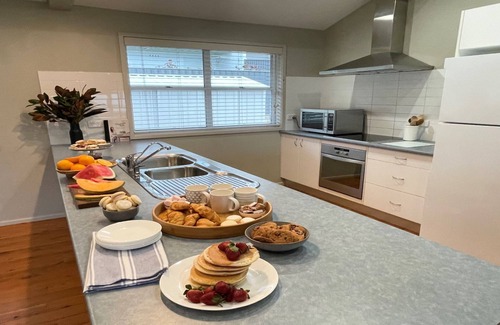 Fingal Bay House | Lentara Dream – ocean and beach views