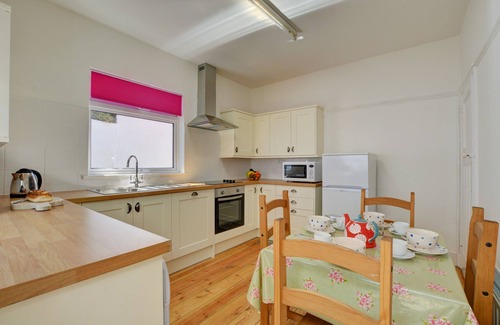 Polruan House | Lentino - Three Bedroom House, Sleeps 6