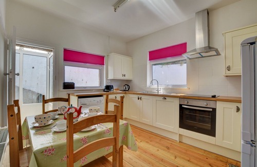 Polruan House | Lentino - Three Bedroom House, Sleeps 6