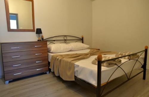 Ireon Apartment | Leo Di Mare