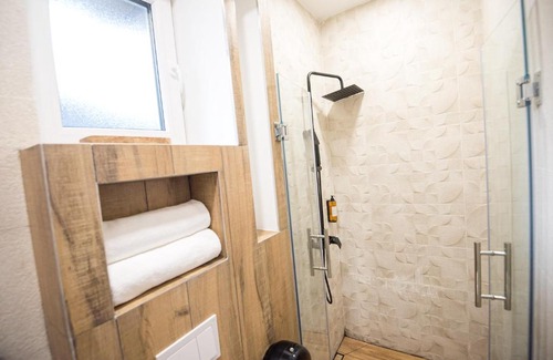 Zenica House | Leo Luxury Rooms i Apartments