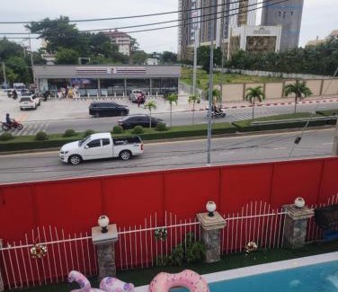South Pattaya Villa | LEO Pool Villa Jomtien