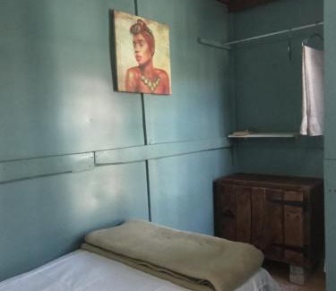 Fish Hoek Bed & Breakfast | Leo's Den