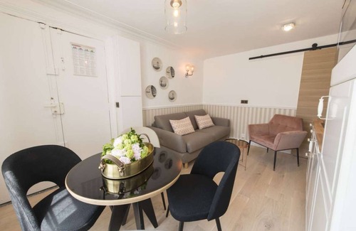 Gaillon Apartment | Leocadia, 1BR/1BA, 2 people