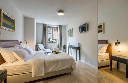 Old Town Bed & Breakfast | Leonis Restaurant & Rooms