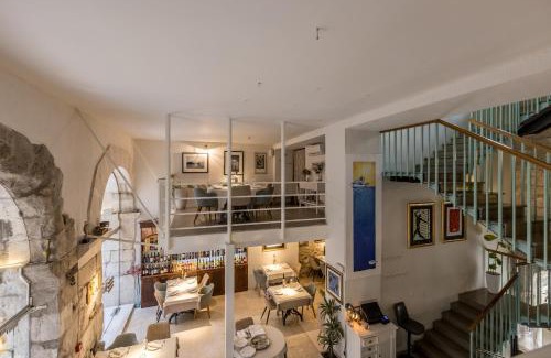 Old Town Bed & Breakfast | Leonis Restaurant & Rooms