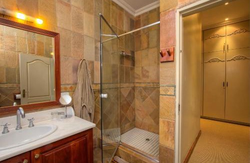 Centurion Bed & Breakfast | Leopardsong Manor