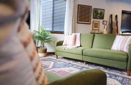 Altamont House | Lepista Landing Family Home Near Downtown KFalls