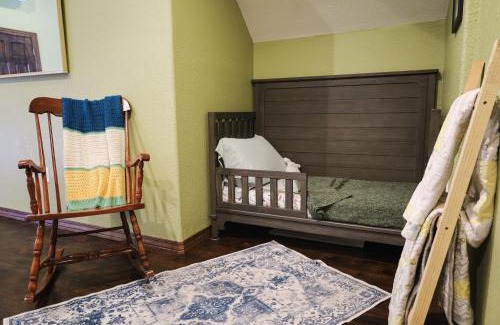 Altamont House | Lepista Landing Family Home Near Downtown KFalls